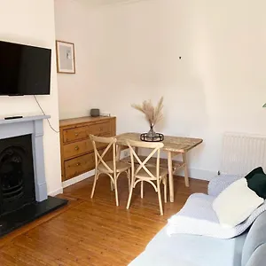50 Biddlestone Road Heaton Apartment