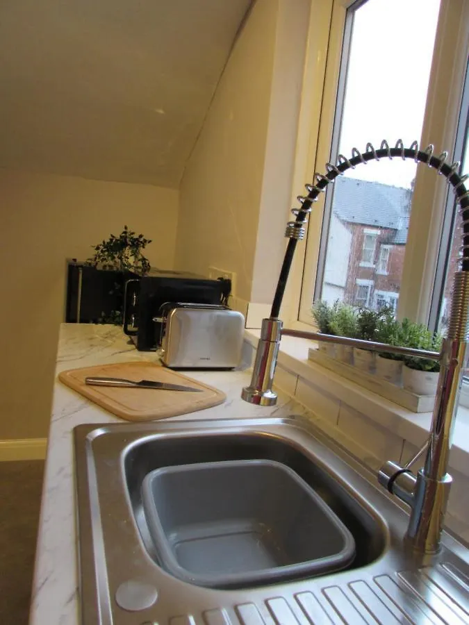 Heaton-Beautiful 3 Double Bedrooms Sleeps 6 Free Parking And Wifi Newcastle upon Tyne Apartment