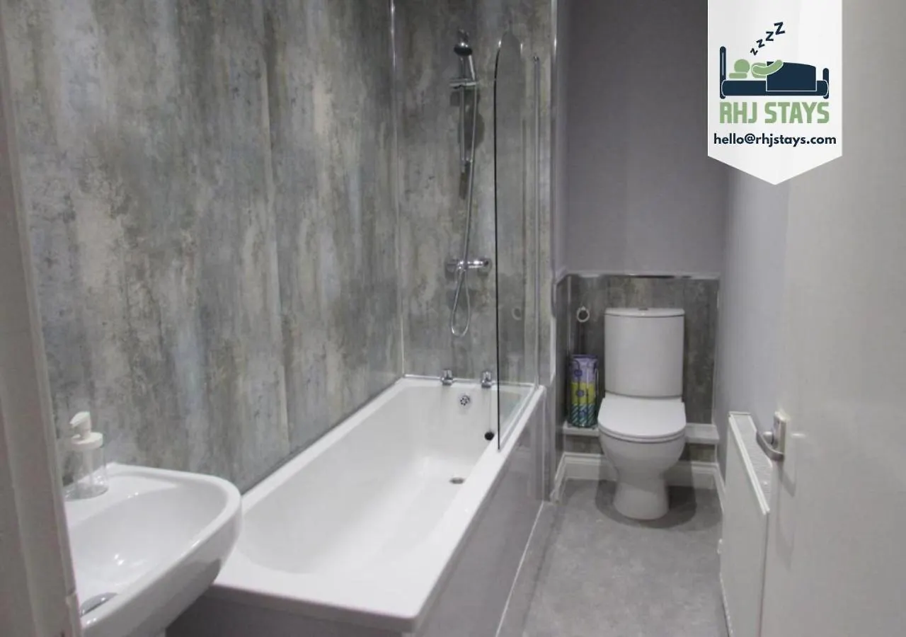 Apartment Heaton-Beautiful 3 Double Bedrooms Sleeps 6 Free Parking And Wifi Newcastle upon Tyne United Kingdom