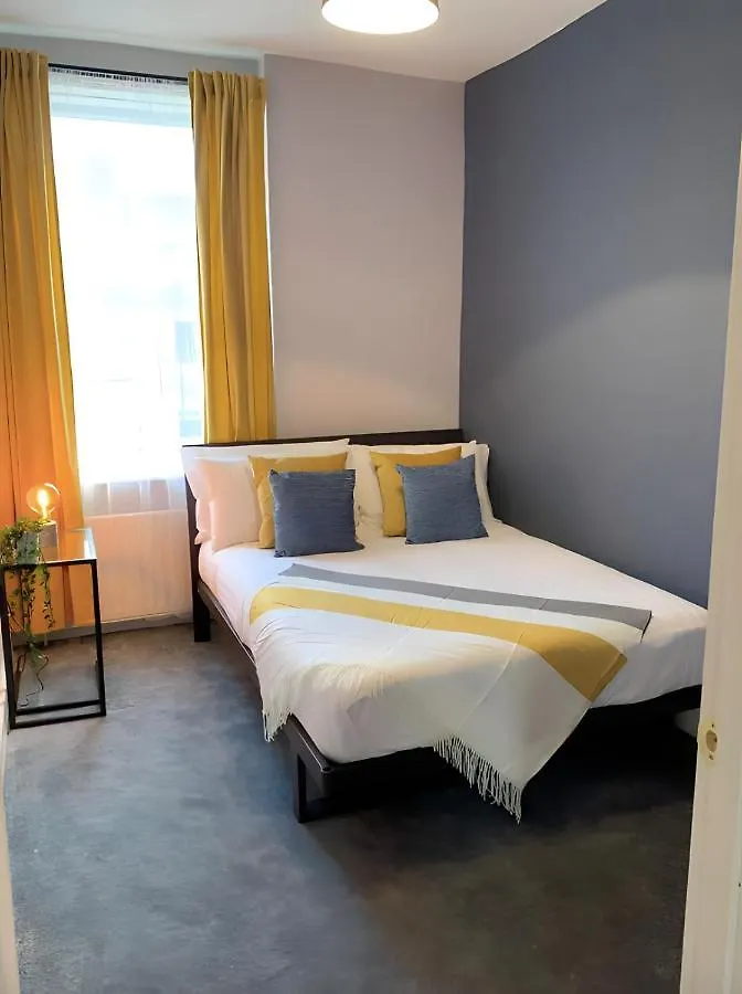 Apartment Heaton-Beautiful 3 Double Bedrooms Sleeps 6 Free Parking And Wifi Newcastle upon Tyne